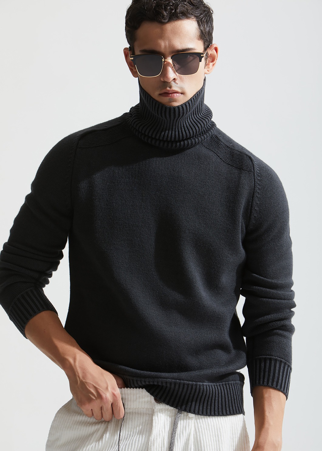 ITALIA FROSTED GARMENT DYED TURTLE SWEATER-CHARCOAL