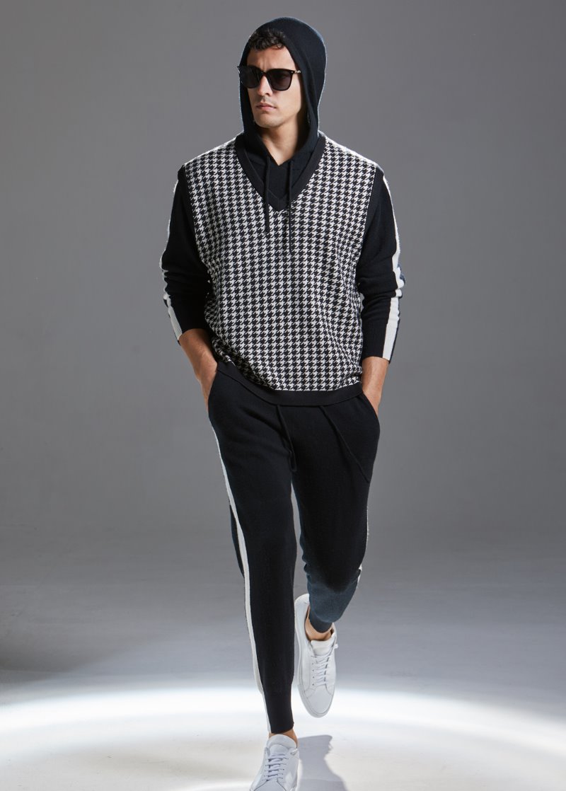 Hounds Tooth Knit Vest
